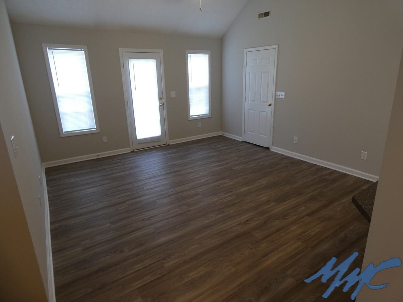 8001 Minehead Dr - Photo 4 of 25