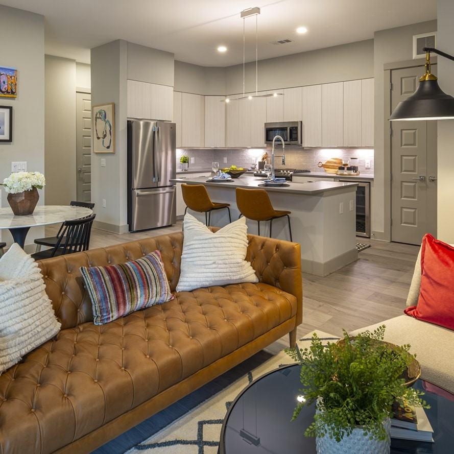 698 West 24th Street #DH1 - Photo 5 of 12