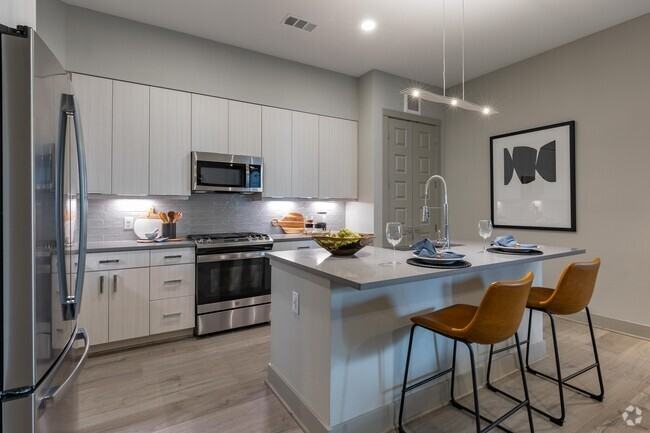 698 West 24th Street #DH1 - Photo 2 of 12