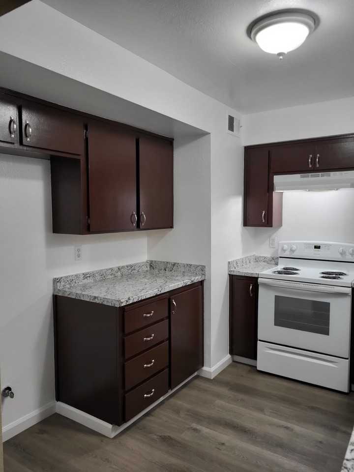 3009 La Costa St #B - Photo 2 of 12