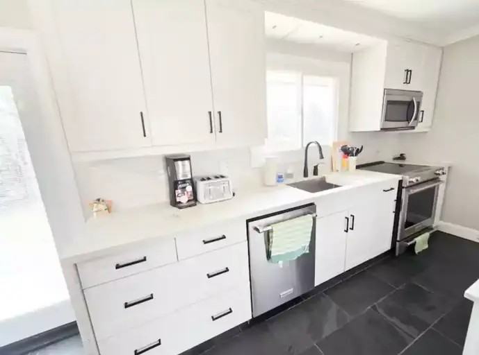 284 Kent Cres - Photo 3 of 12