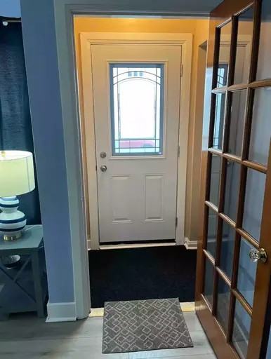 105 Scugog St - Photo 2 of 12
