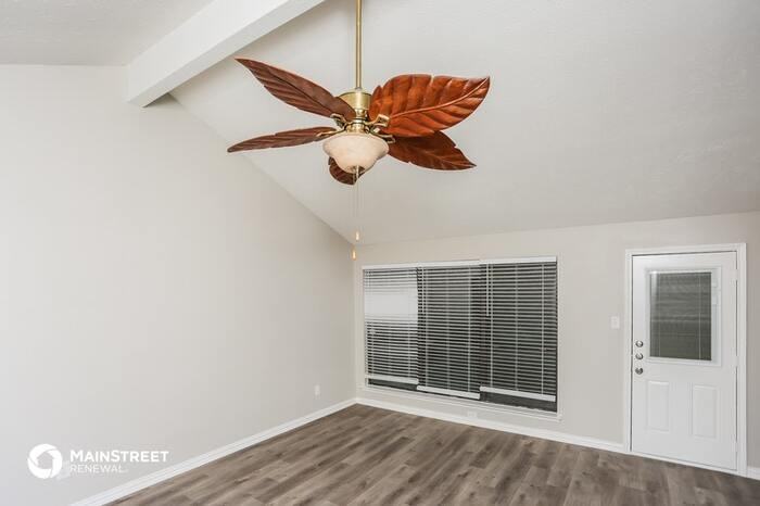 2307 Redbrook Dr - Photo 3 of 16