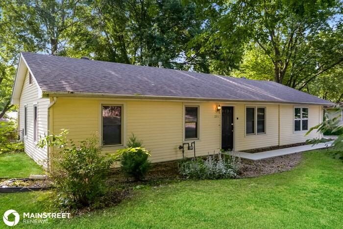 203 19th Ave N - Photo 3 of 16