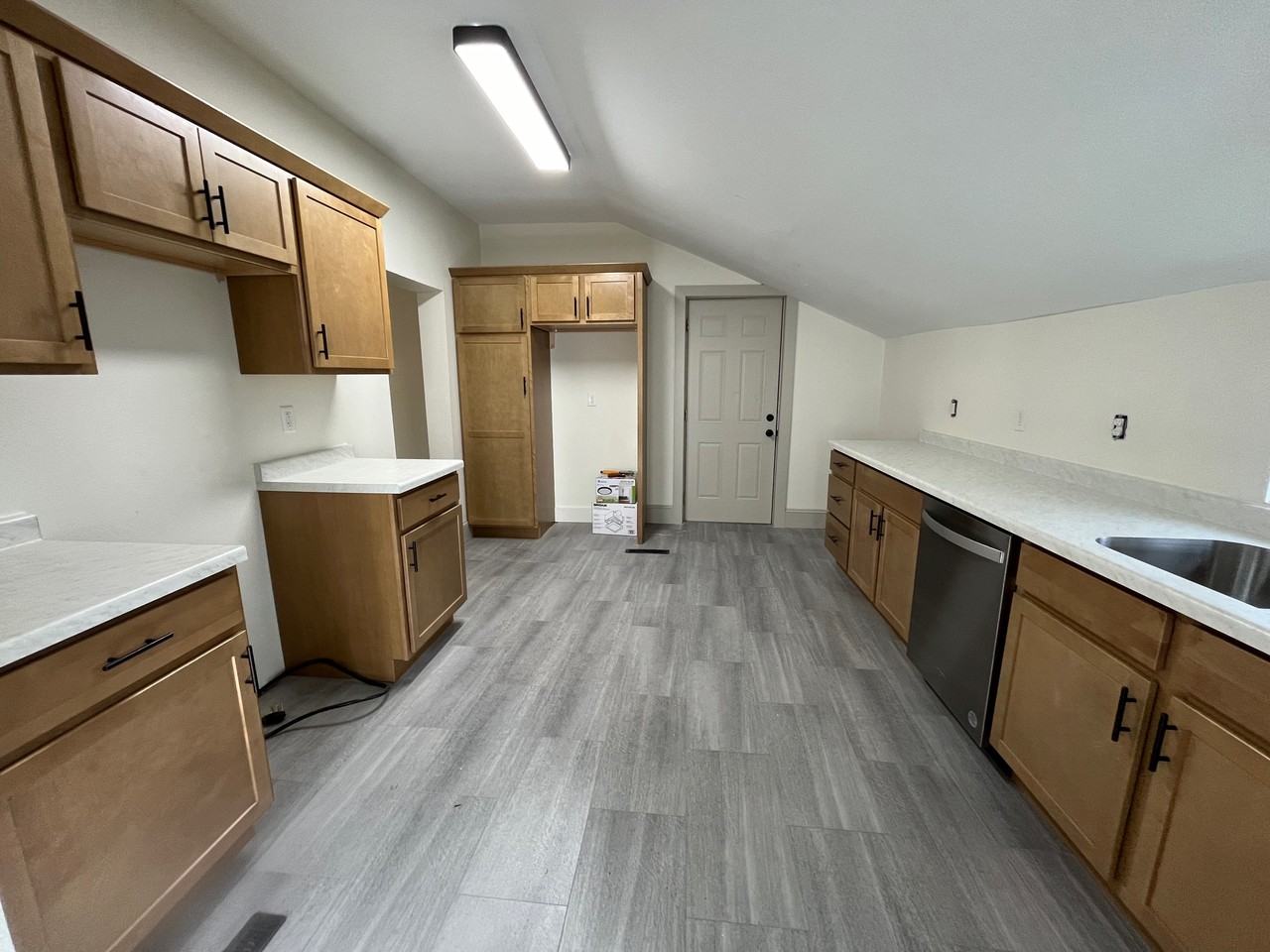 727 N Eddy St - Photo 2 of 13