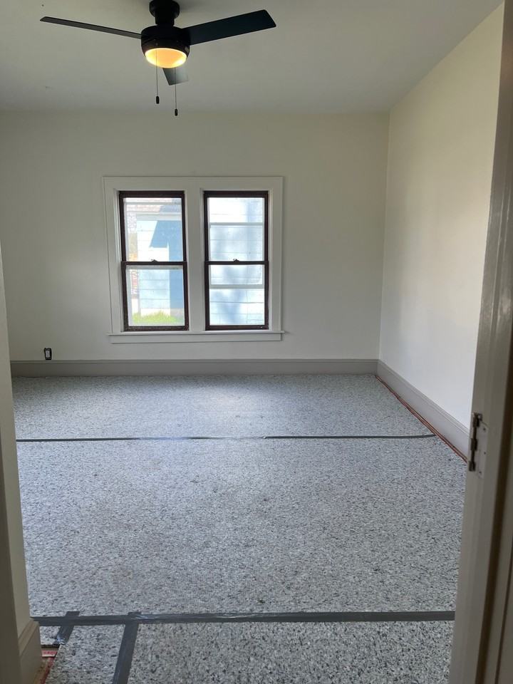 727 N Eddy St - Photo 3 of 13