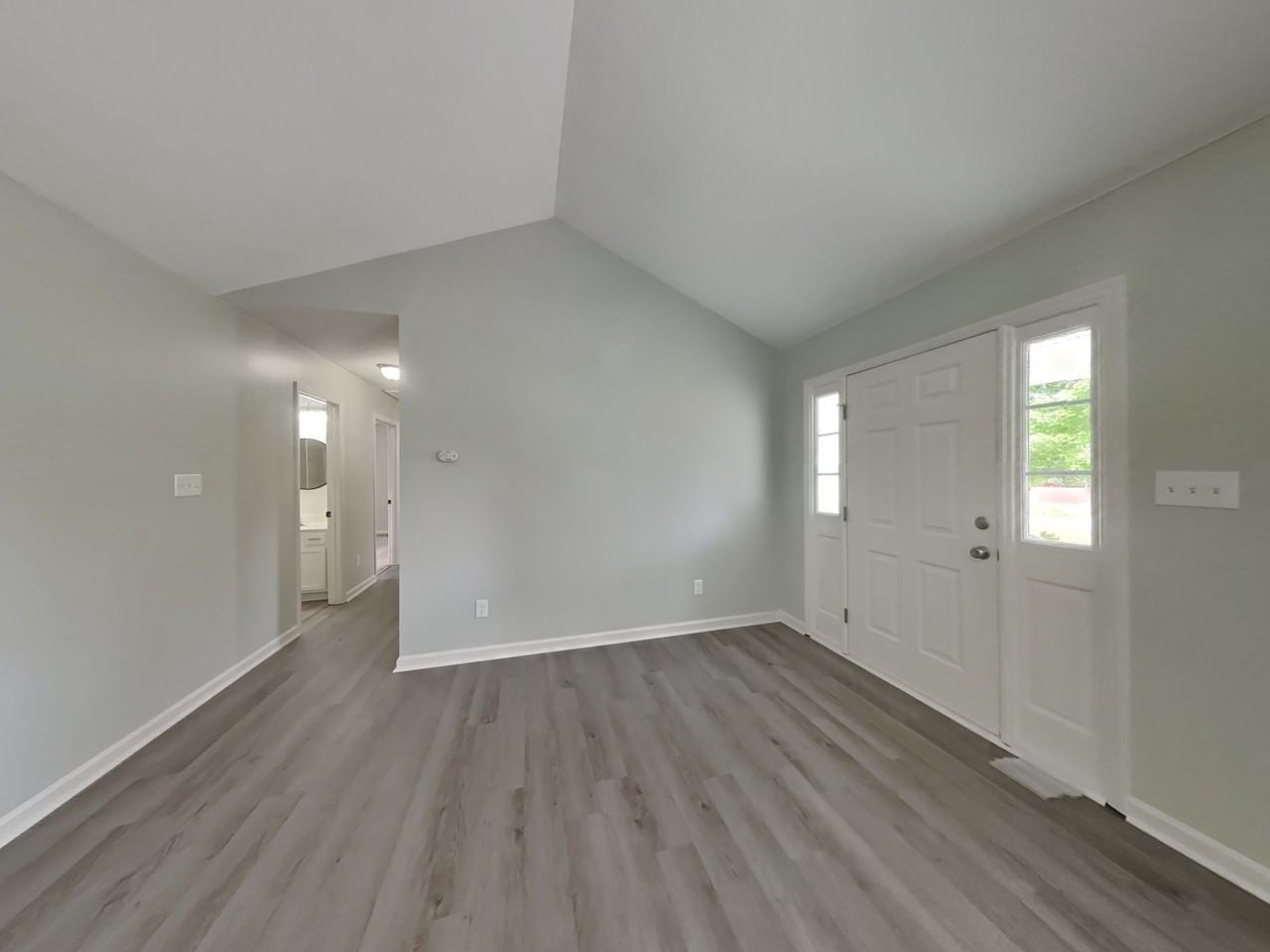 25 Cedarhurst Ln - Photo 2 of 18