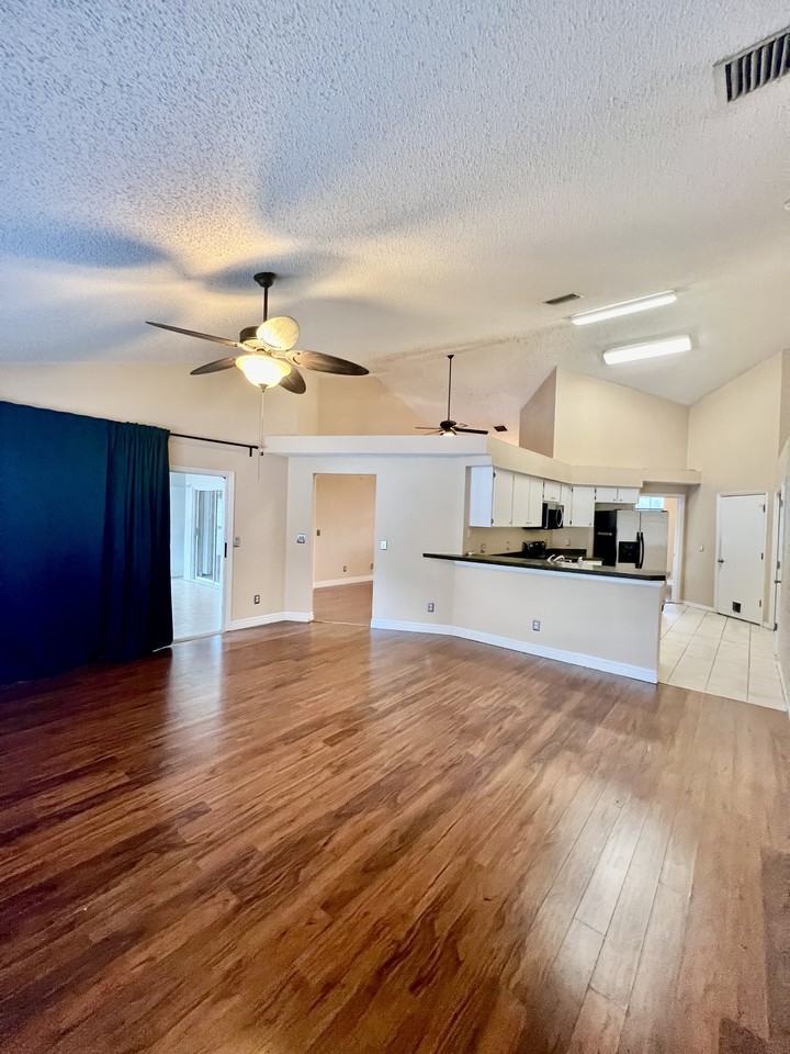 2413 Needham Dr - Photo 5 of 30