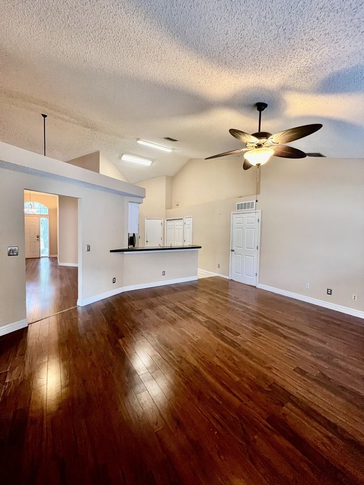 2413 Needham Dr - Photo 6 of 30