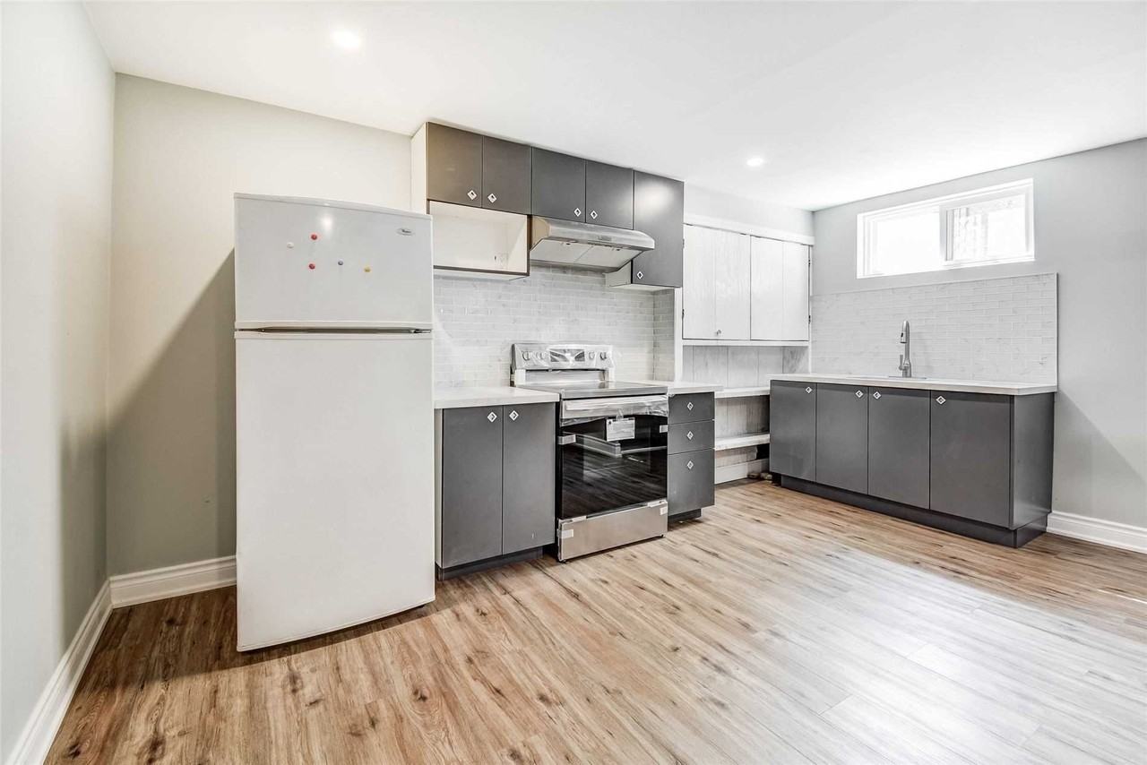 1644 Keele Street - Photo 4 of 8