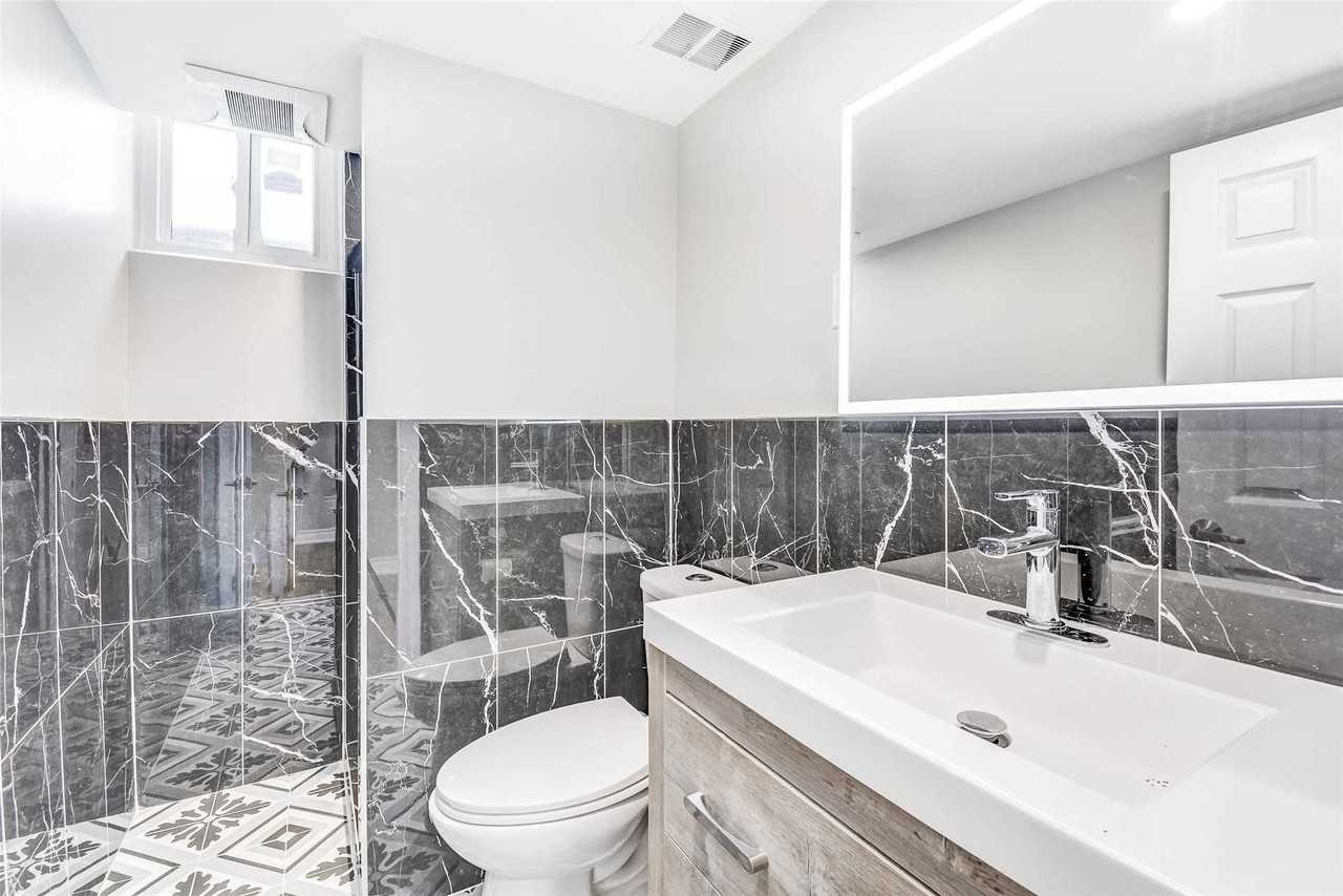 1644 Keele Street - Photo 5 of 8