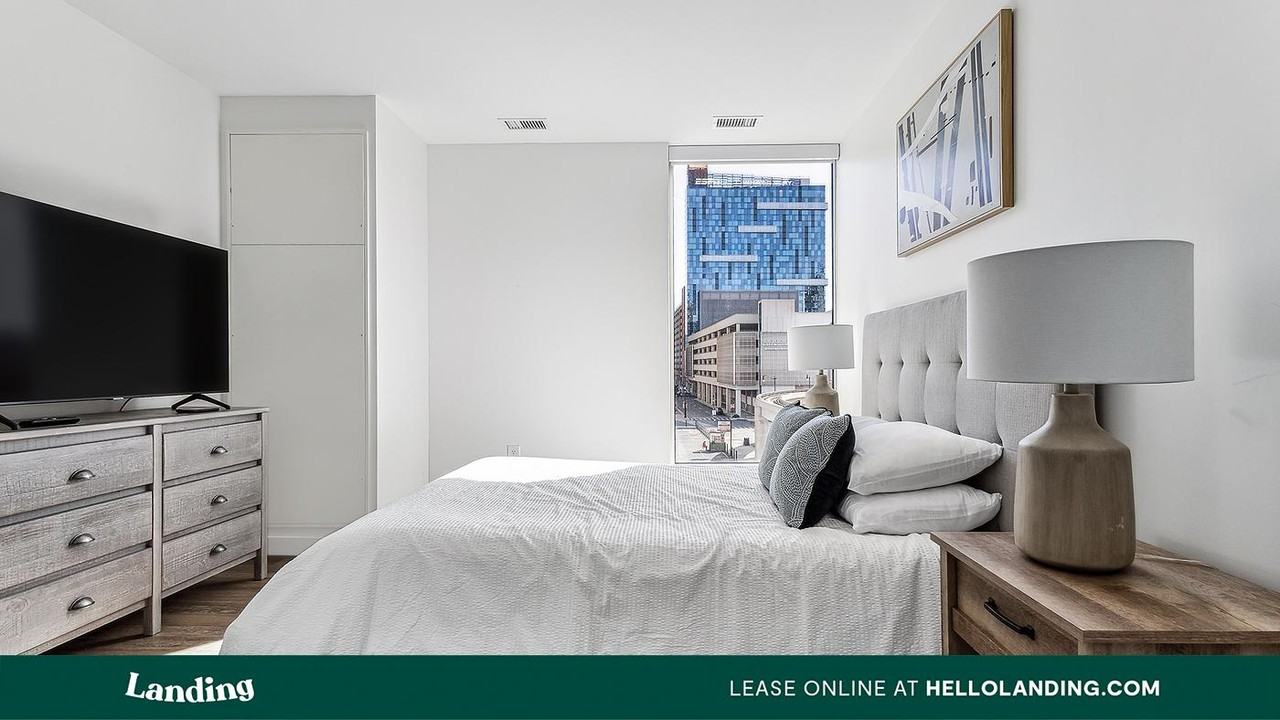 Exchange - Photo 4 of 50