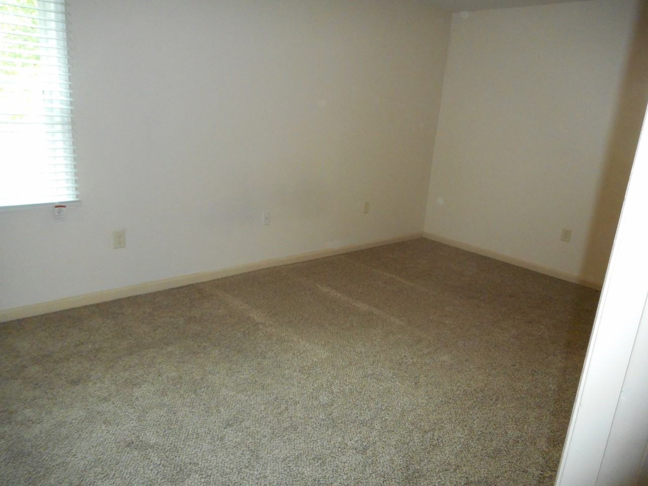 830 Iredell St - Photo 6 of 6
