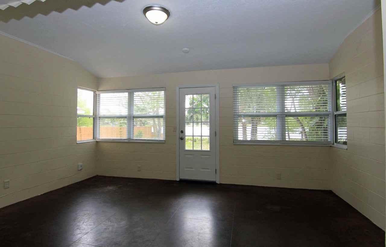 1433 Cardinal Rd - Photo 6 of 13