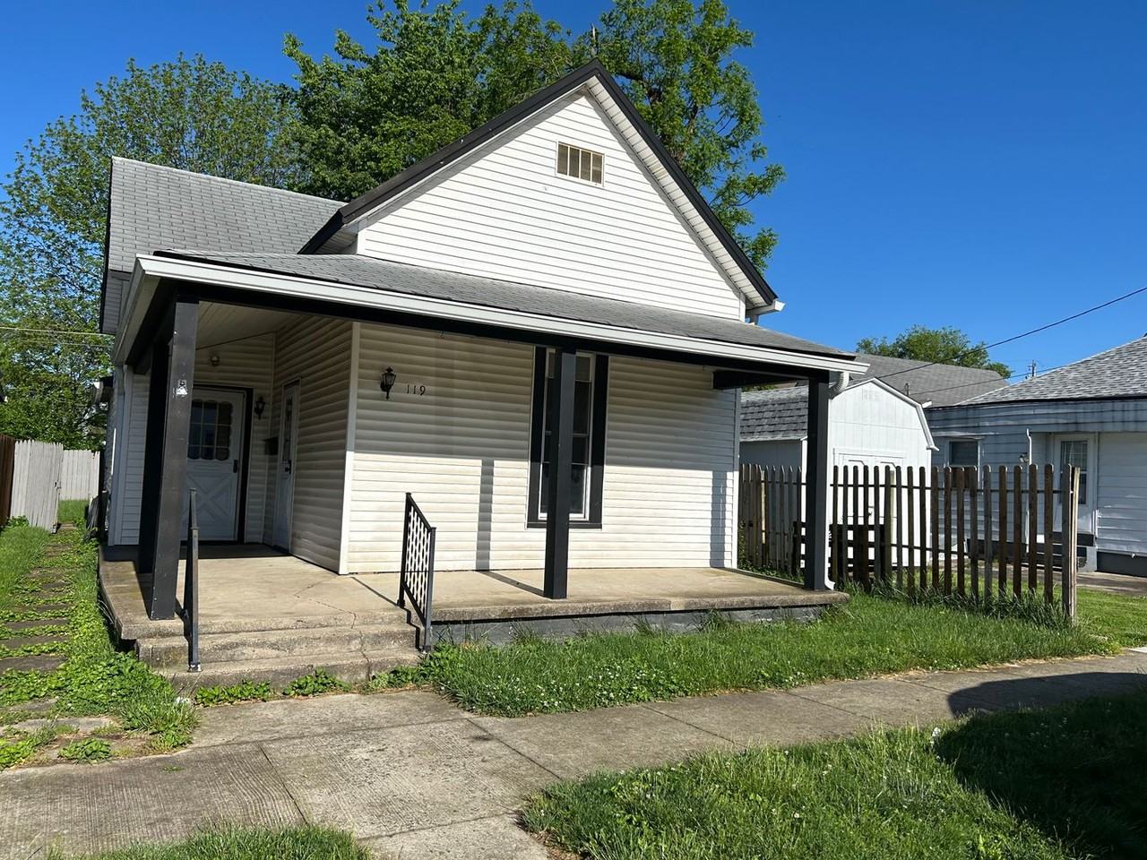 119 N Walnut St - Photo 2 of 16