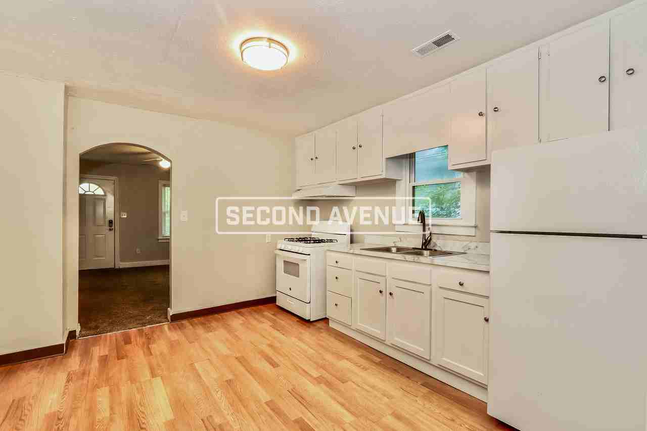 3746 Kahlert Ave - Photo 6 of 25