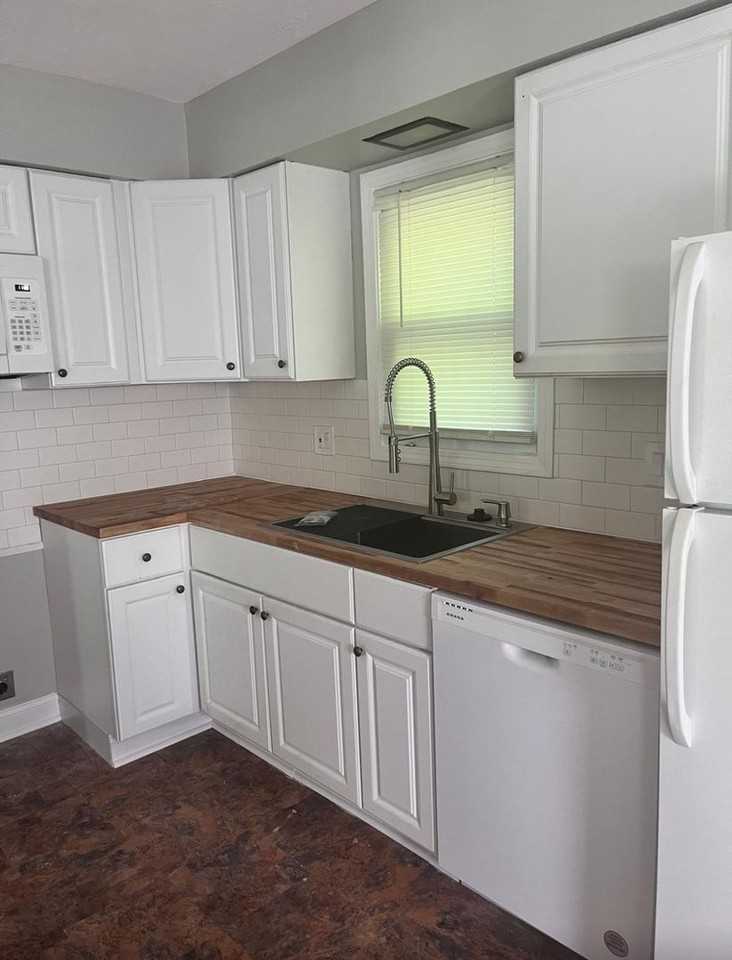 4887 Geraldine Rd - Photo 2 of 18