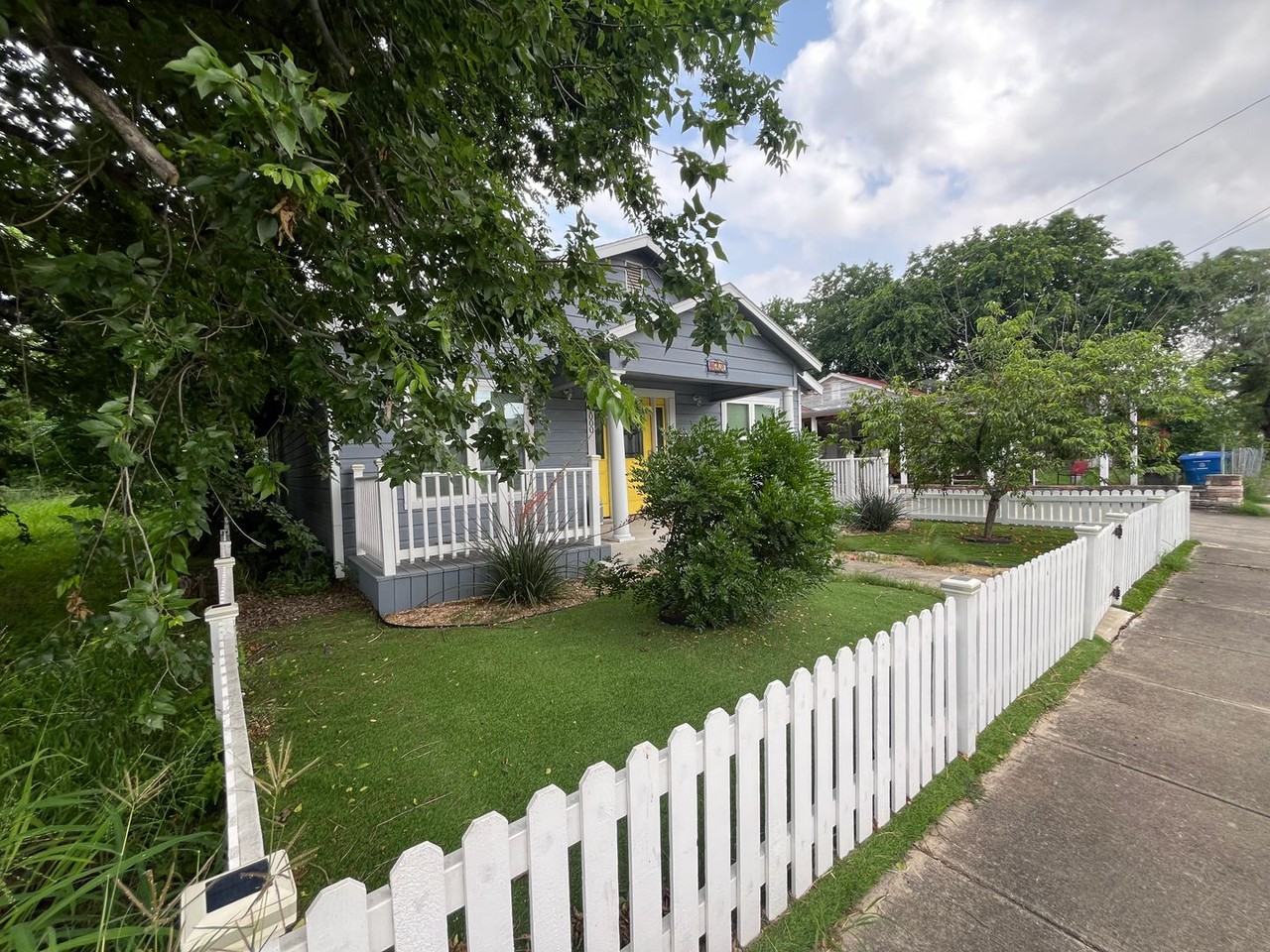 1000 S Pine St - Photo 2 of 28