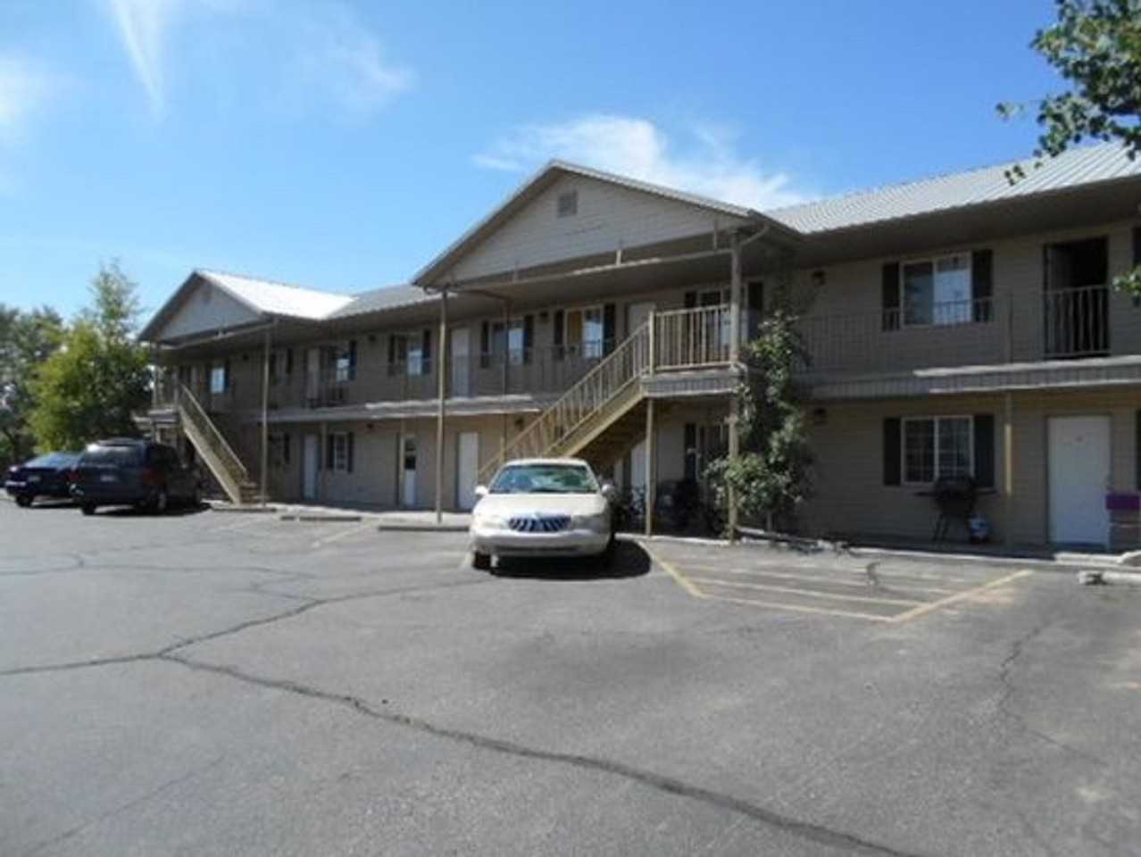 222 CB, LLC Apartments 222 Calle Buena, Alamosa, CO 81101 Zumper