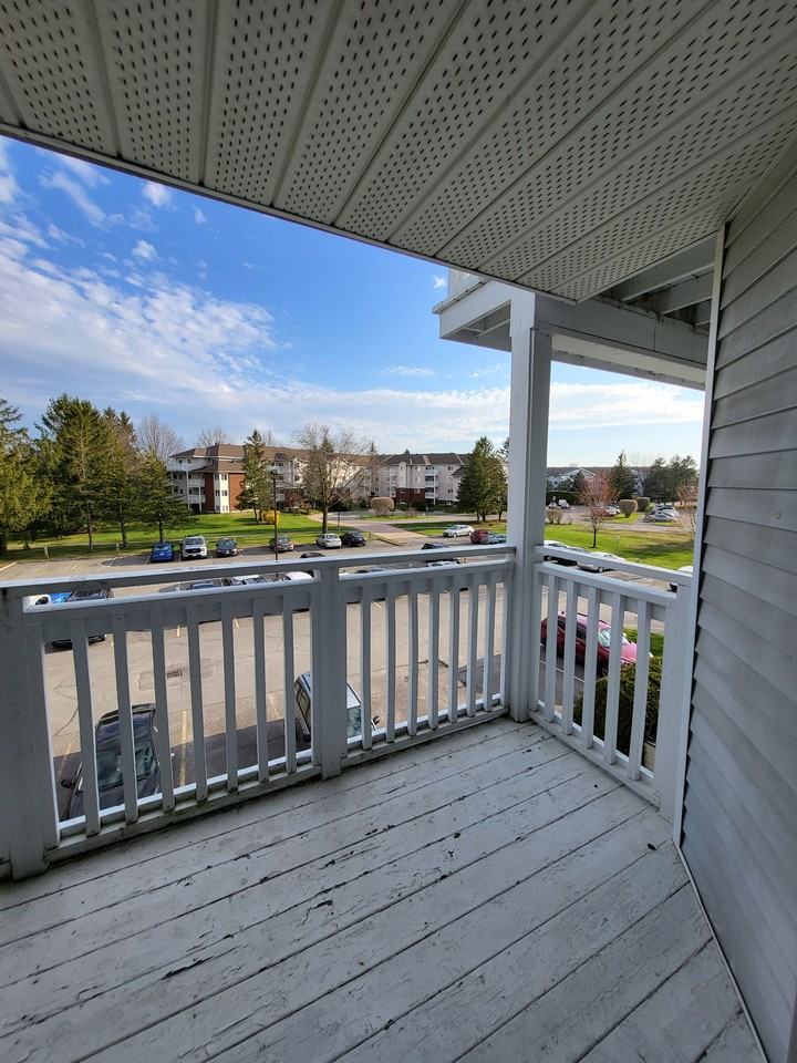 266 Lorry Greenberg Dr - Photo 2 of 13