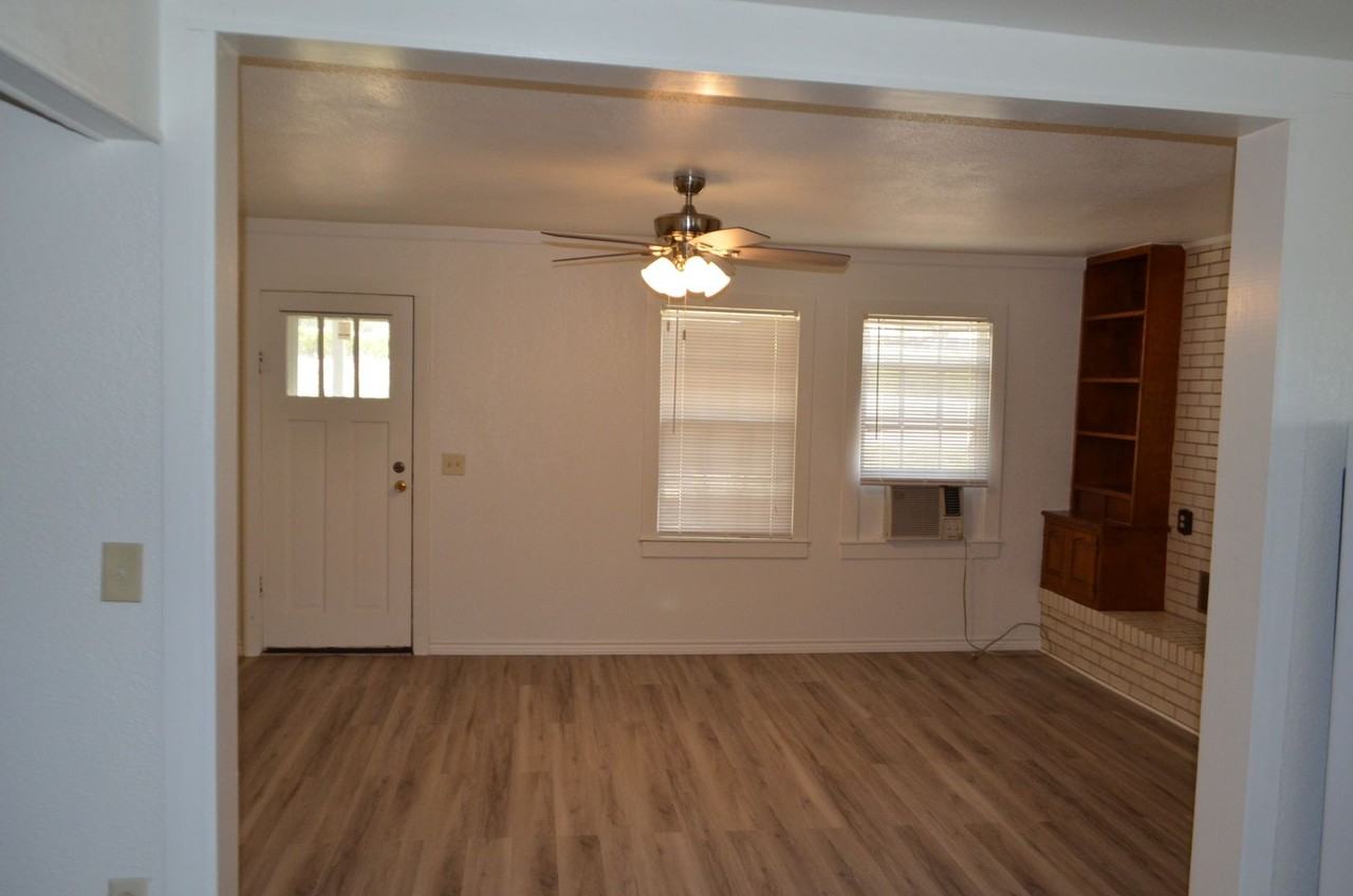 7601 Fm 1690 - Photo 5 of 19
