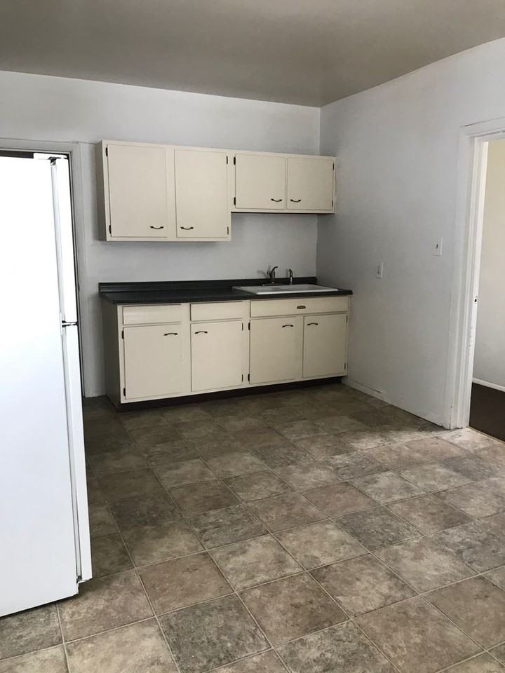 2426 W. Franklin Street - Photo 3 of 10