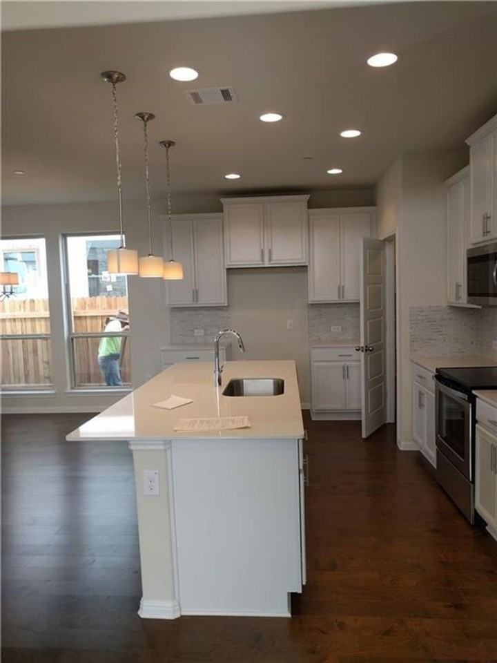 3240 E Whitestone Blvd #75 - Photo 4 of 21
