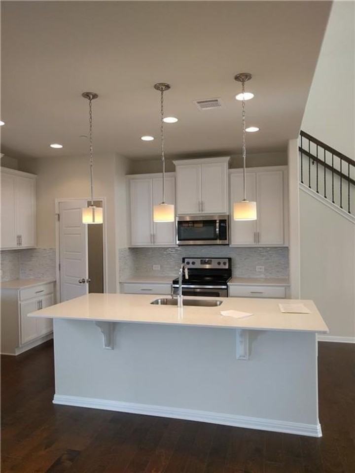 3240 E Whitestone Blvd #75 - Photo 5 of 21