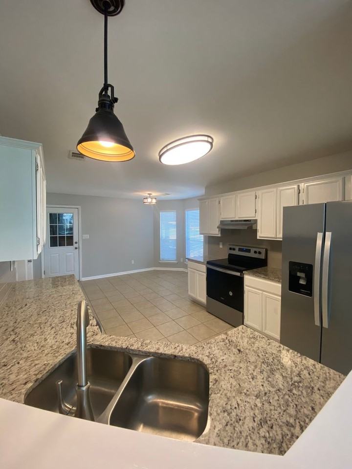 1112 Panola Cir - Photo 6 of 23