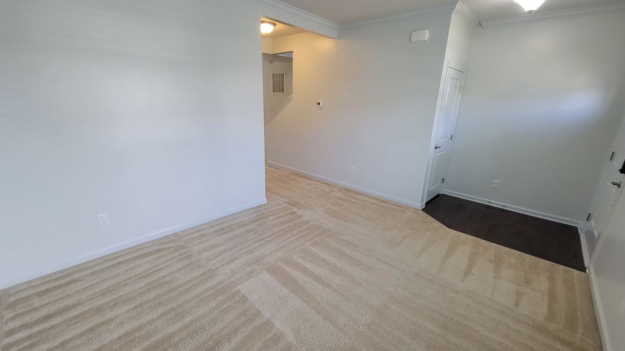 708 Tuckborough St - Photo 2 of 15