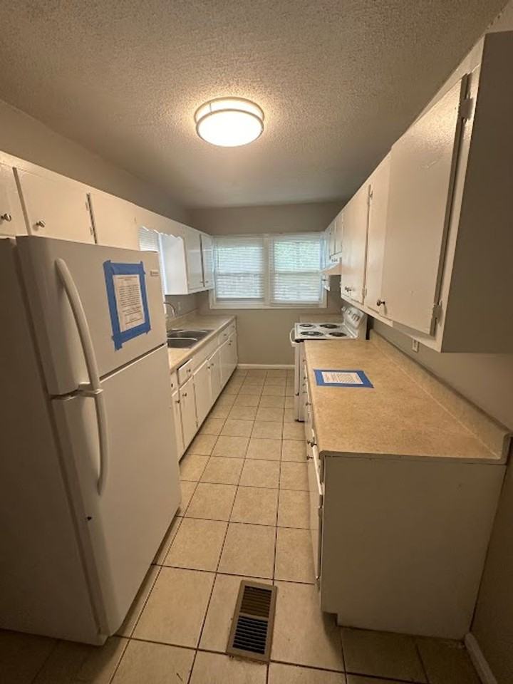 1255 Westmont Rd Sw - Photo 6 of 12