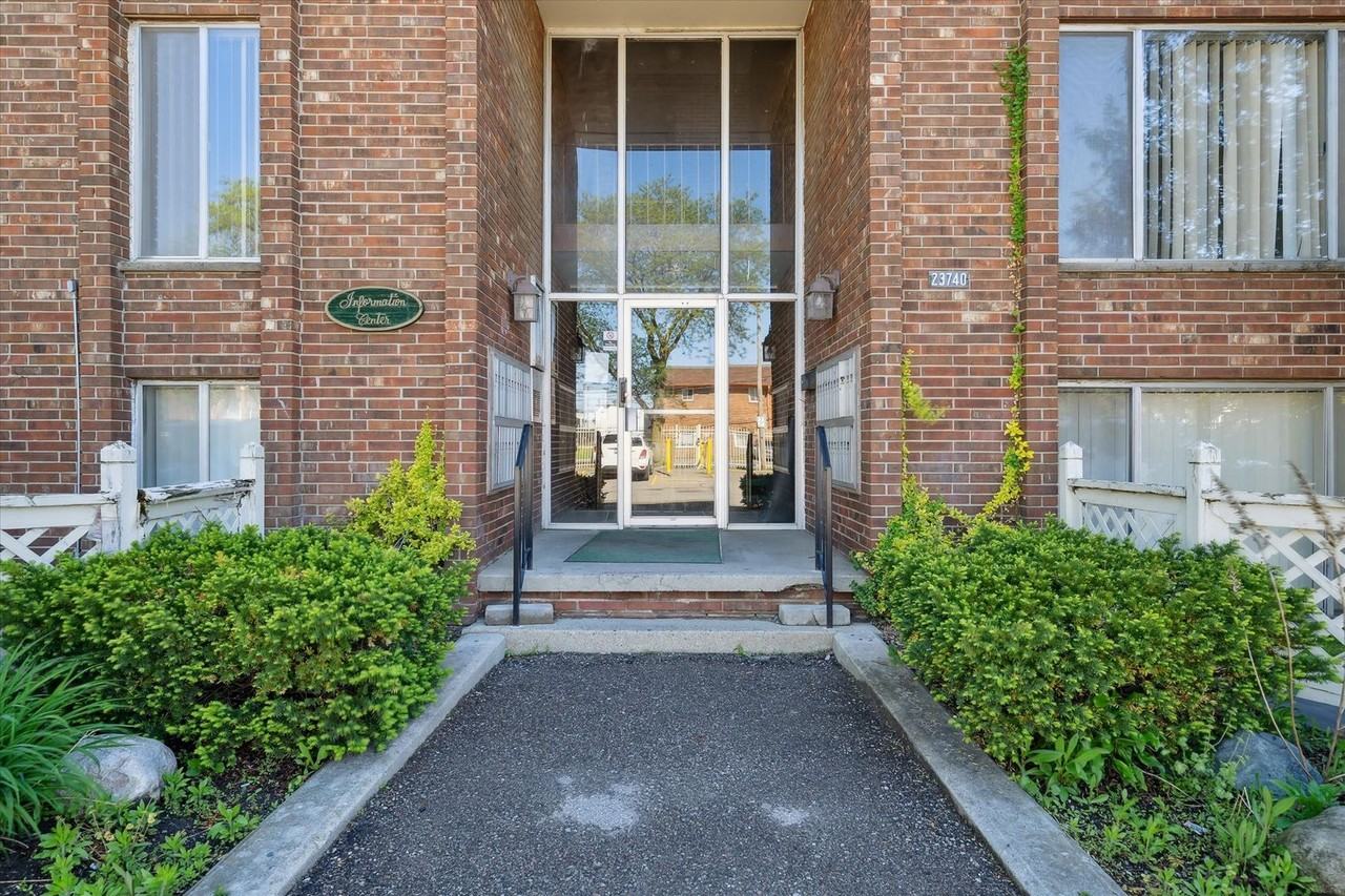 Parkside Apartments - Photo 3 of 40