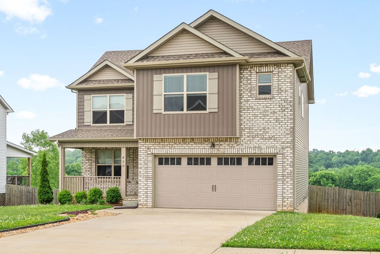 820 Crestone Ln - Photo 3 of 34