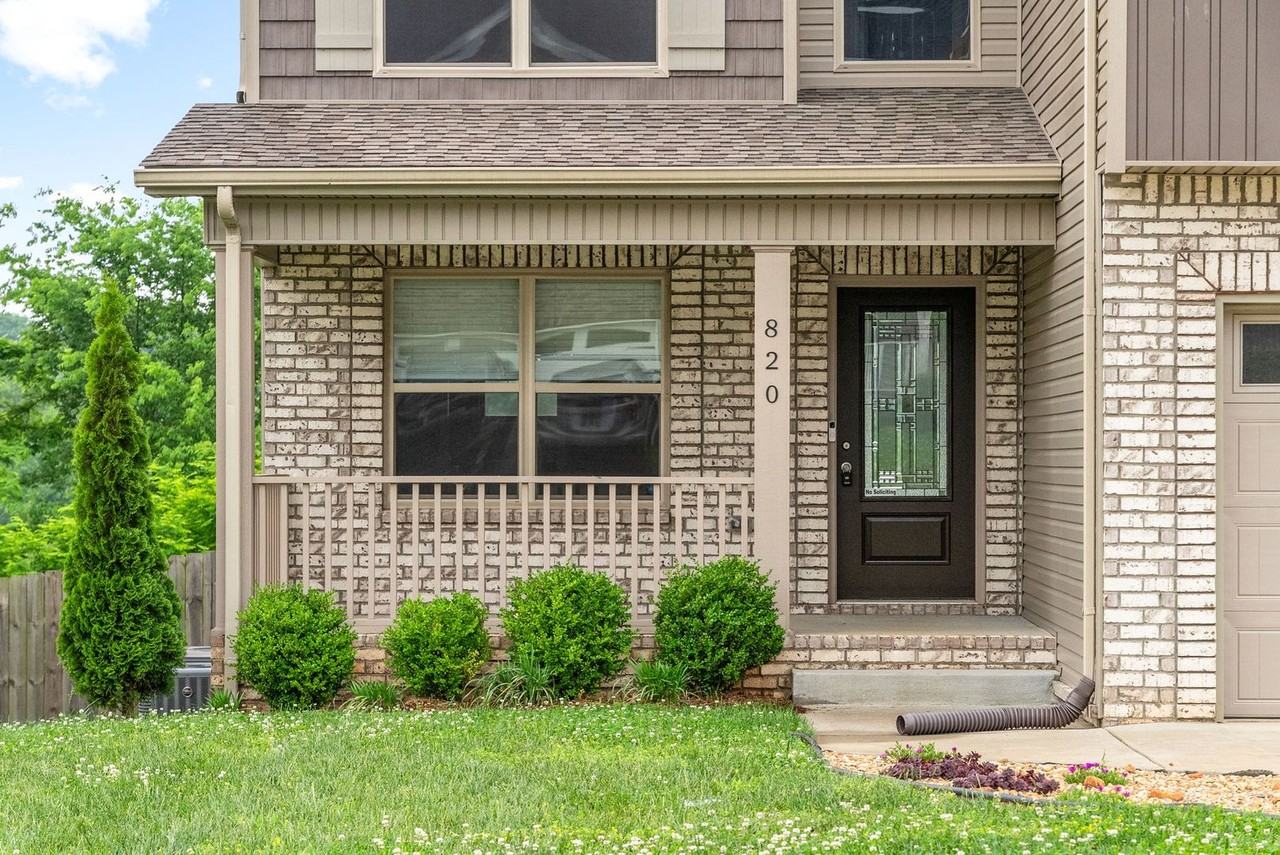 820 Crestone Ln - Photo 4 of 34