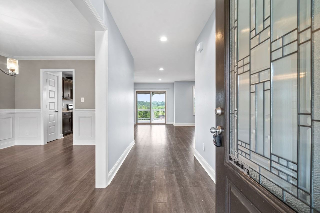 820 Crestone Ln - Photo 5 of 34