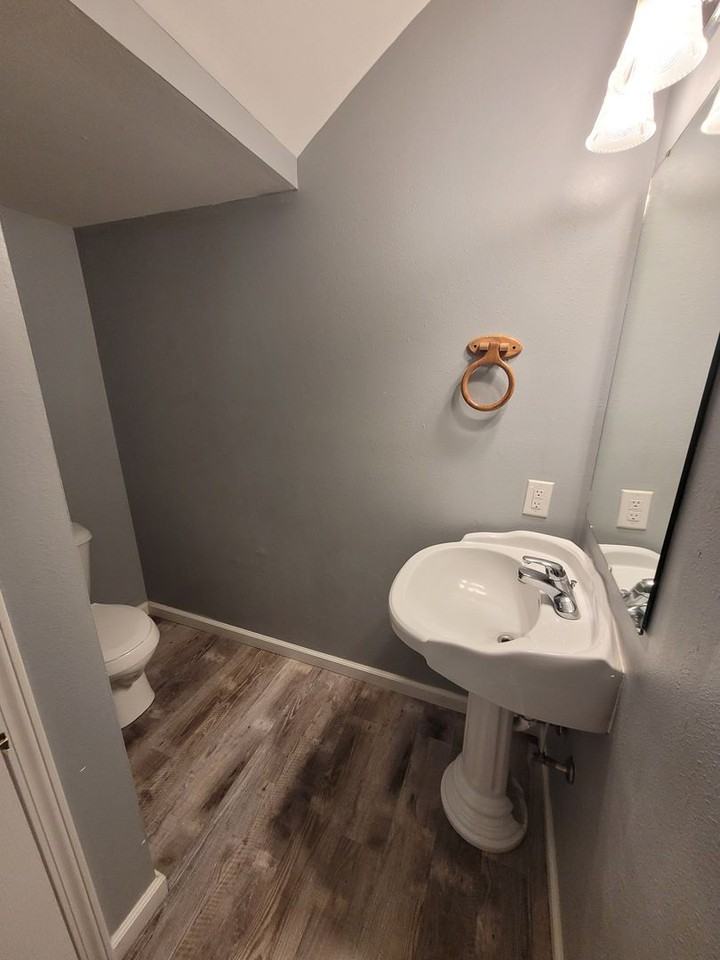 404 Shade Tree Ln - Photo 5 of 12