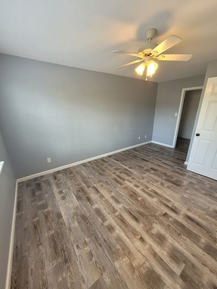 404 Shade Tree Ln - Photo 7 of 12