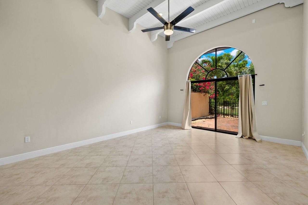 1433 Thistledown Way - Photo 3 of 40