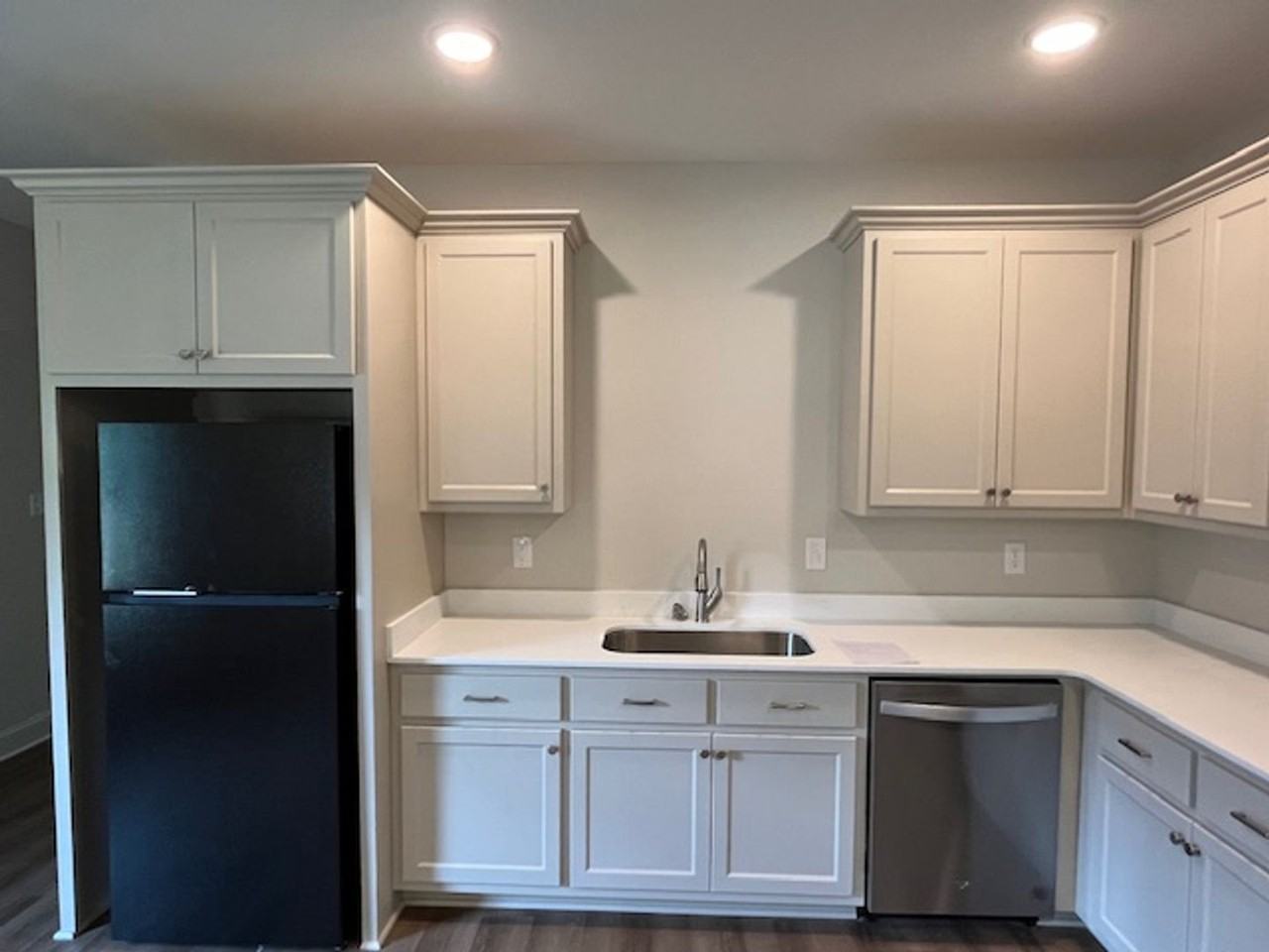 709 George Ave - Photo 4 of 18