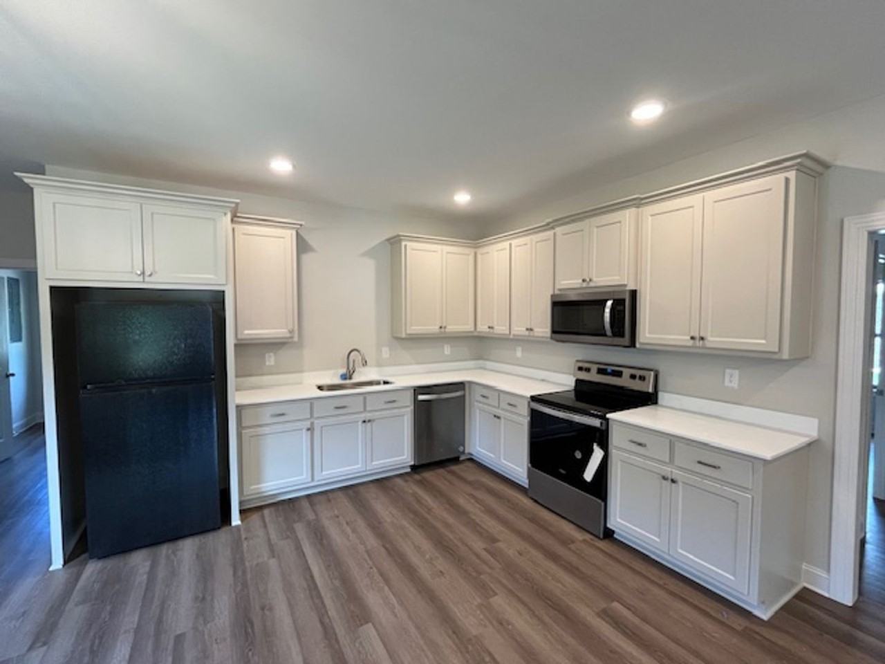 709 George Ave - Photo 5 of 18