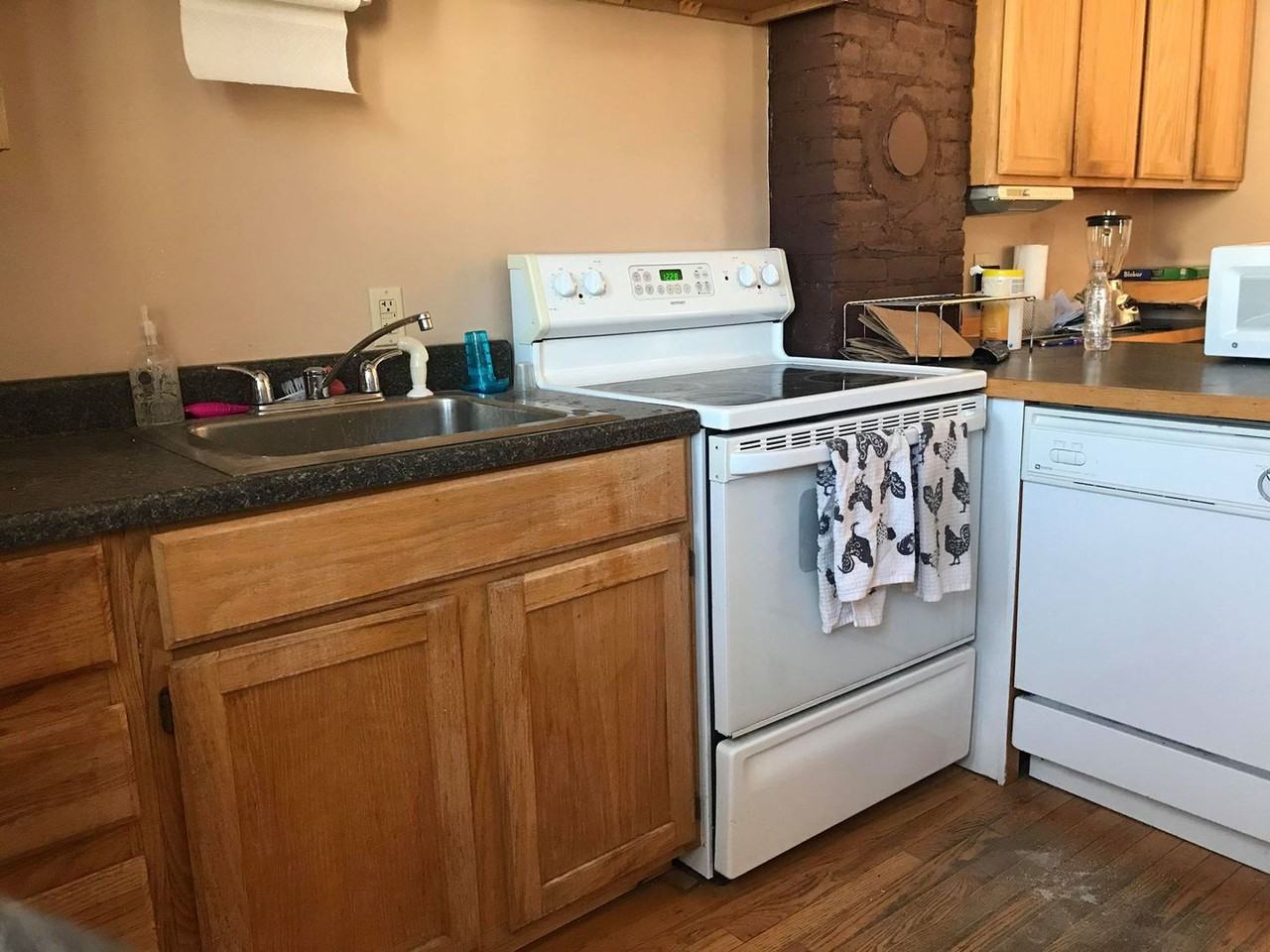 51 Denny Rd - Photo 3 of 10