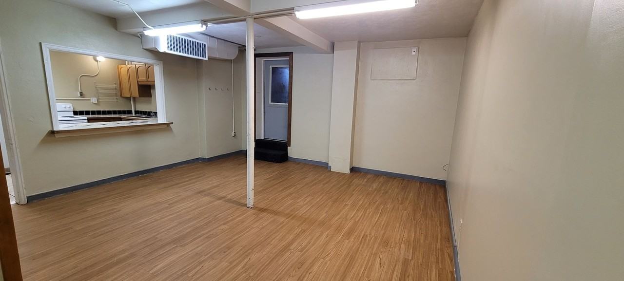 422 4th St Se - Photo 2 of 11