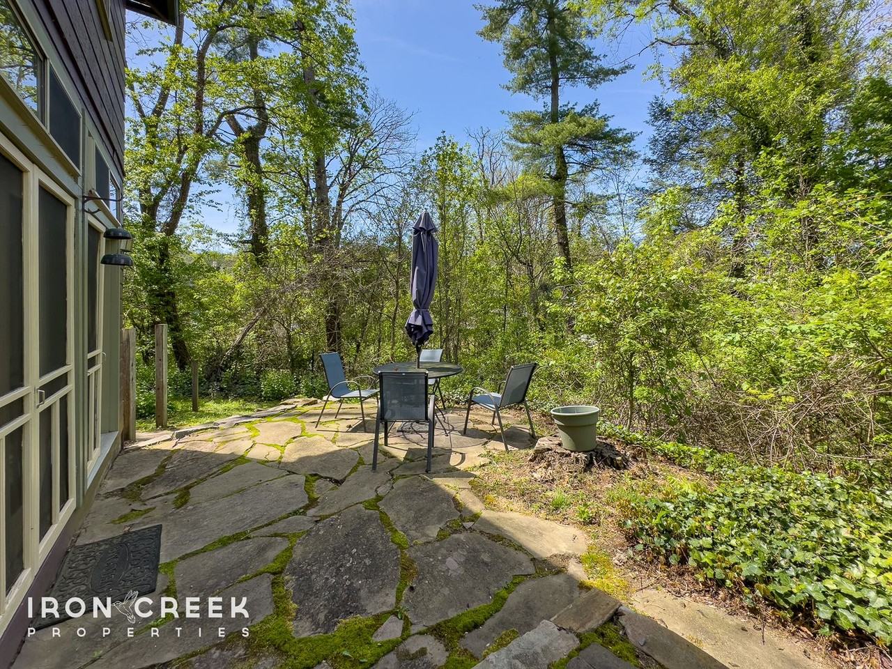 99 Cumberland Circle - Photo 2 of 15