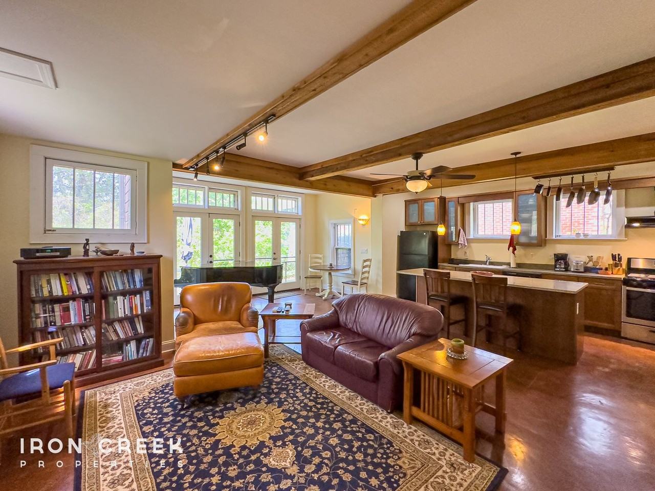 99 Cumberland Circle - Photo 3 of 15