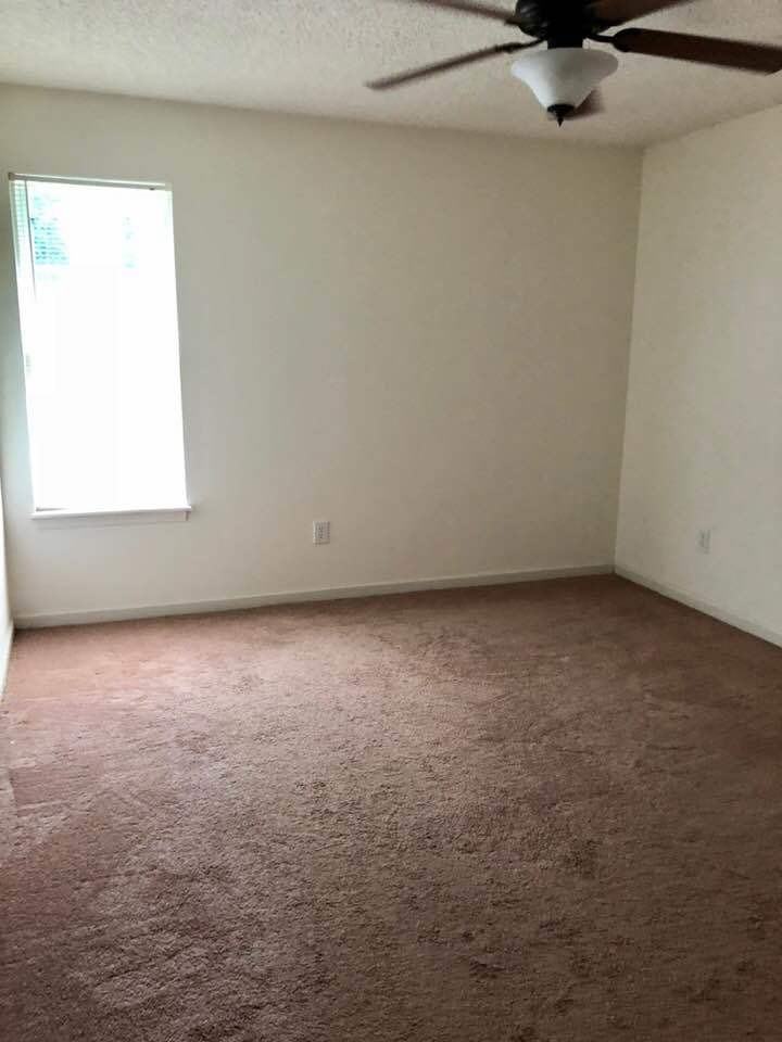 108 Pine Ridge Ln - Photo 3 of 13