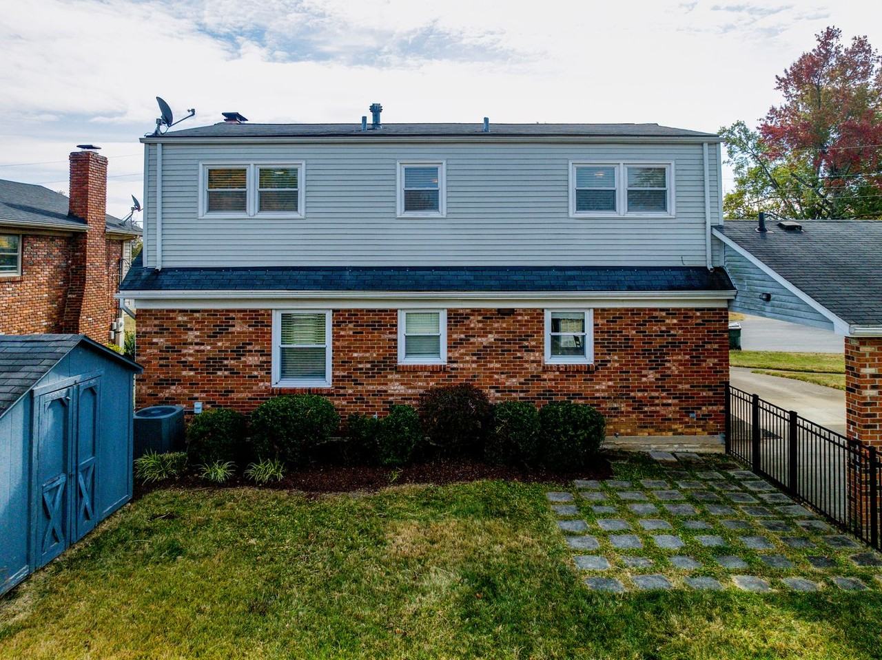 9903 Welshpool Ct - Photo 6 of 44