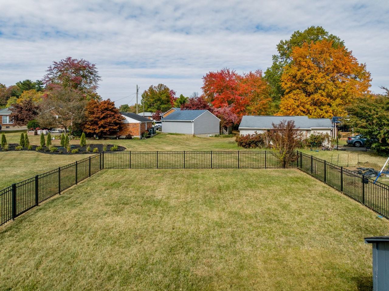 9903 Welshpool Ct - Photo 7 of 44