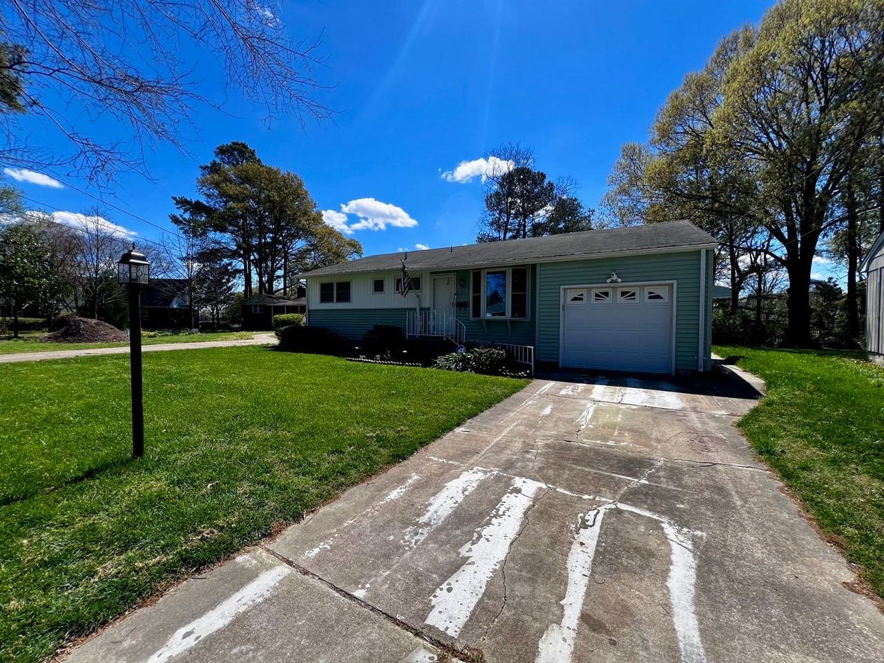 1324 Malmgren Ct - Photo 3 of 35