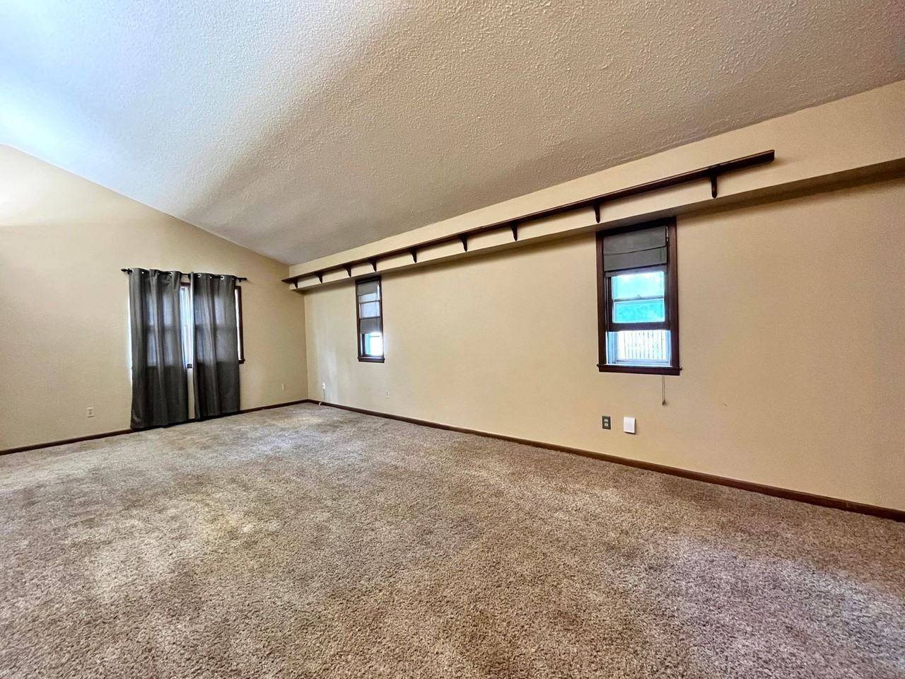 6512 N Madison St - Photo 2 of 12