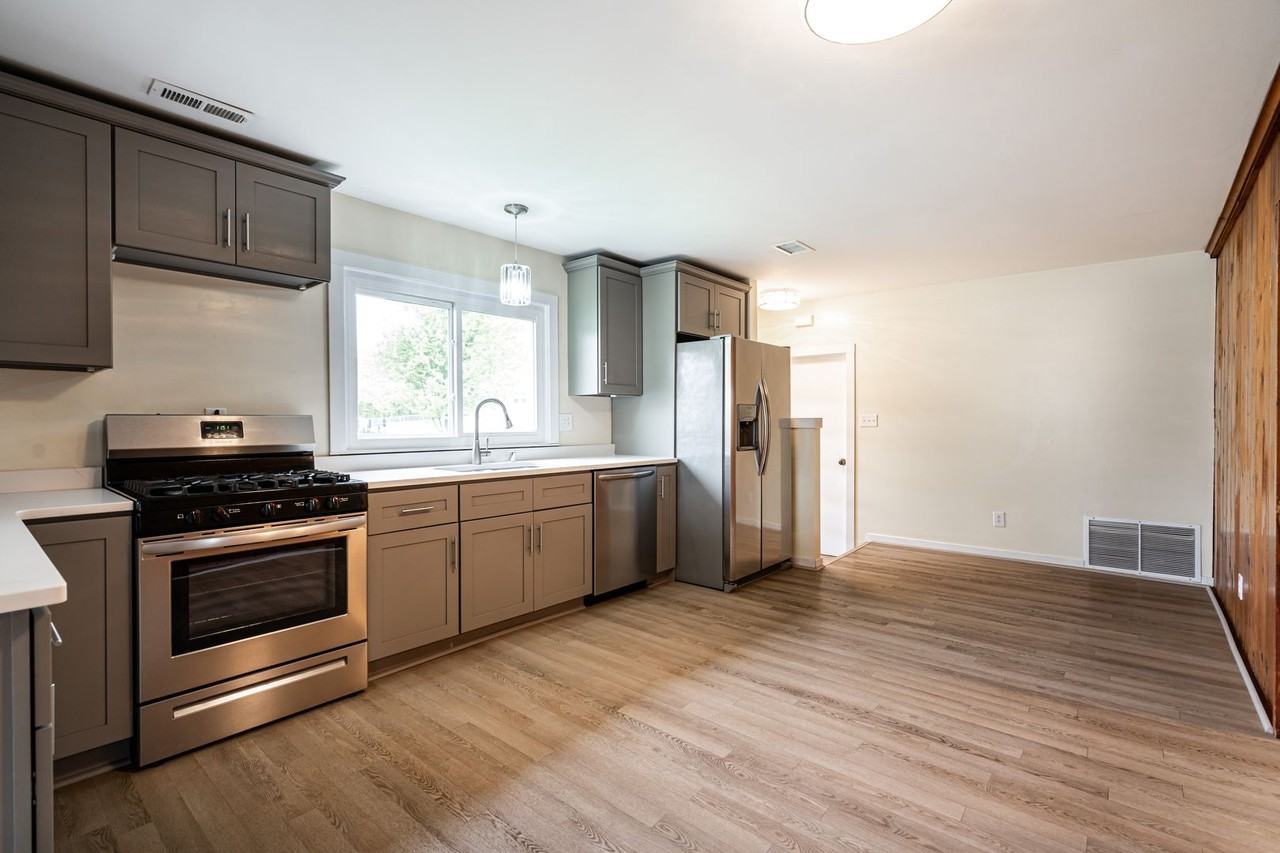 7101 247th Avenue - Photo 6 of 18